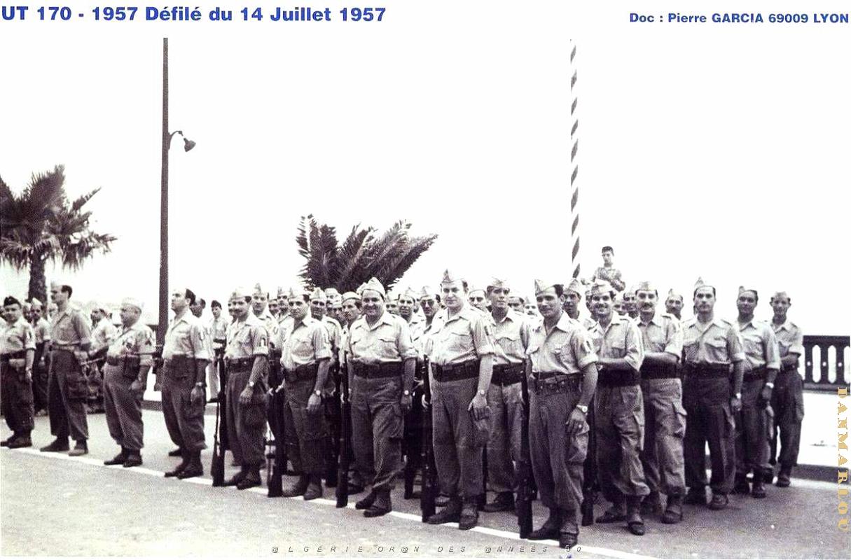 Oran - Boulevard Front de Mer - Defile U.T. 170 - 1957.jpg